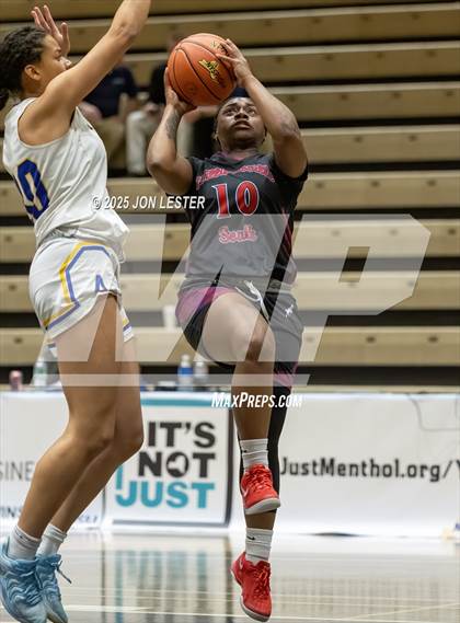 Thumbnail 2 in Williamsville South vs. Ardsley (NYSPHSAA Class A State Semi-Finals) photogallery.