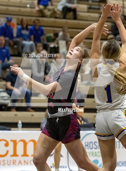 Thumbnail 3 in Williamsville South vs. Ardsley (NYSPHSAA Class A State Semi-Finals) photogallery.