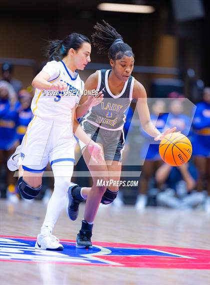Thumbnail 3 in Washington-Wilkes vs Wilcox County (GHSA A-D2 Championship) photogallery.