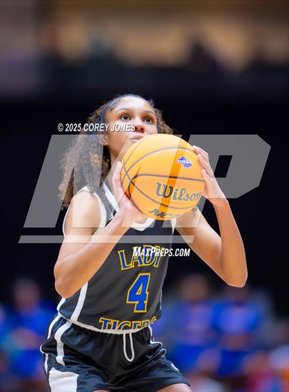 Thumbnail 1 in Washington-Wilkes vs Wilcox County (GHSA A-D2 Championship) photogallery.
