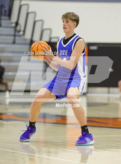 Thumbnail 2 in Dixie vs. Westlake (Falcon Classic) photogallery.