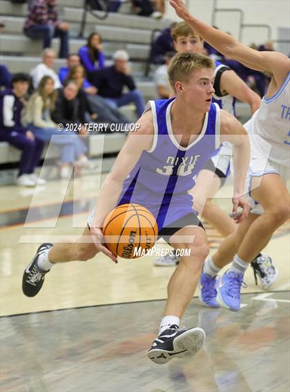Thumbnail 3 in Dixie vs. Westlake (Falcon Classic) photogallery.
