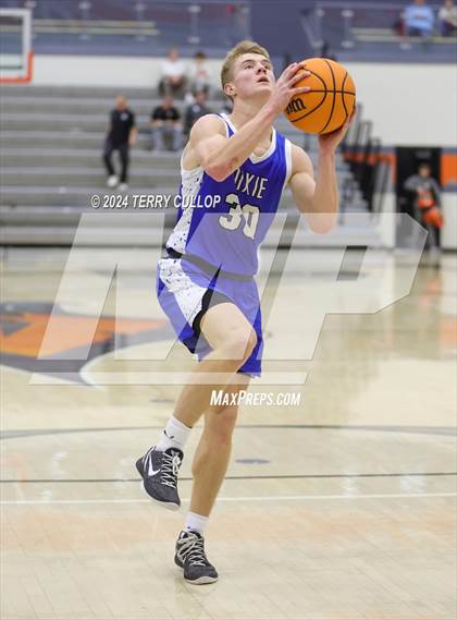 Thumbnail 1 in Dixie vs. Westlake (Falcon Classic) photogallery.