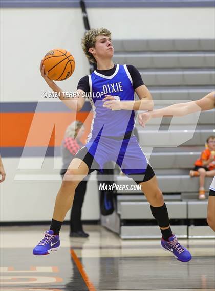 Thumbnail 2 in Dixie vs. Westlake (Falcon Classic) photogallery.
