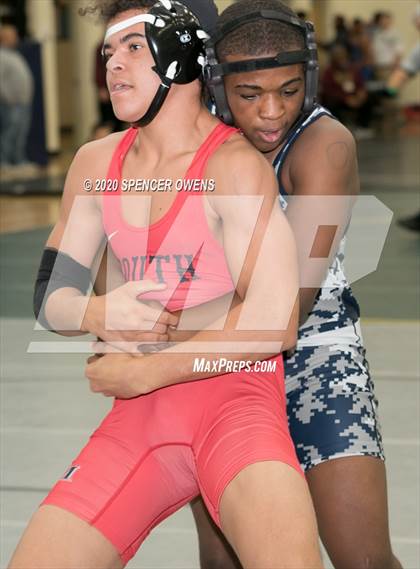 Thumbnail 1 in NCHSAA 4A West Regional Tournament photogallery.