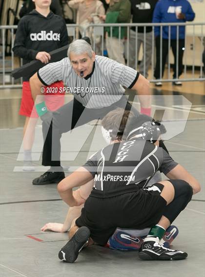Thumbnail 2 in NCHSAA 4A West Regional Tournament photogallery.