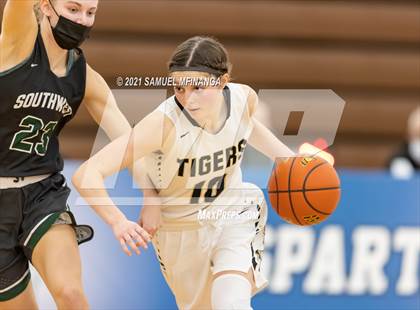 Thumbnail 3 in Fremont @ Lincoln Southwest photogallery.