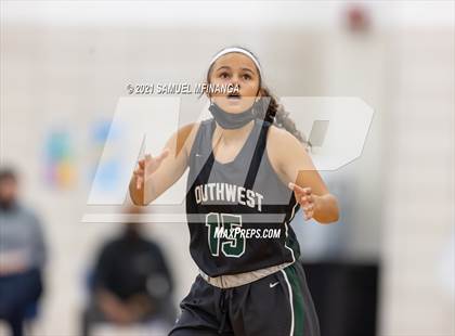 Thumbnail 2 in Fremont @ Lincoln Southwest photogallery.