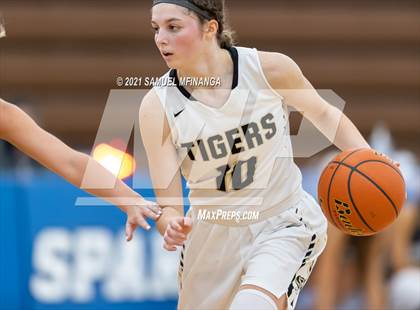 Thumbnail 2 in Fremont @ Lincoln Southwest photogallery.