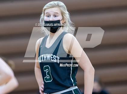 Thumbnail 2 in Fremont @ Lincoln Southwest photogallery.