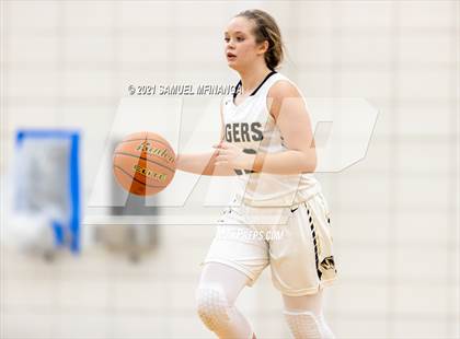 Thumbnail 2 in Fremont @ Lincoln Southwest photogallery.