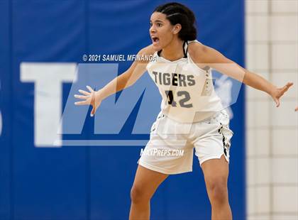 Thumbnail 2 in Fremont @ Lincoln Southwest photogallery.