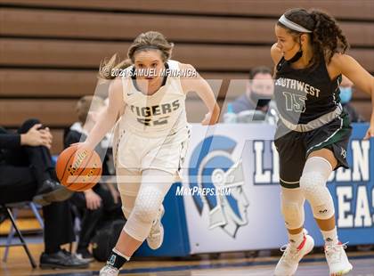 Thumbnail 2 in Fremont @ Lincoln Southwest photogallery.