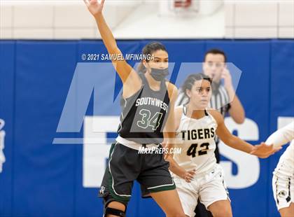 Thumbnail 1 in Fremont @ Lincoln Southwest photogallery.