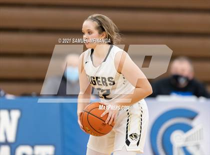 Thumbnail 1 in Fremont @ Lincoln Southwest photogallery.