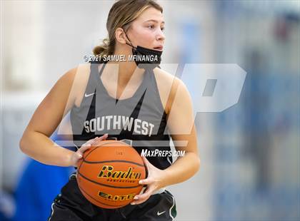 Thumbnail 1 in Fremont @ Lincoln Southwest photogallery.