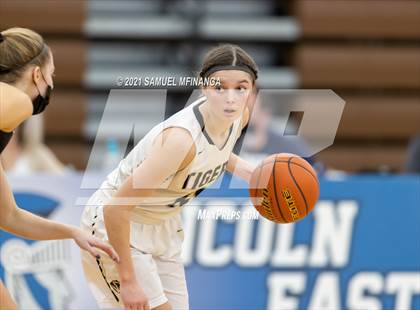 Thumbnail 1 in Fremont @ Lincoln Southwest photogallery.