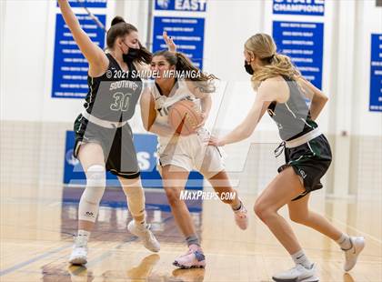 Thumbnail 3 in Fremont @ Lincoln Southwest photogallery.