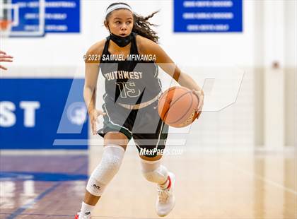 Thumbnail 1 in Fremont @ Lincoln Southwest photogallery.