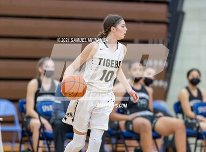 Thumbnail 1 in Fremont @ Lincoln Southwest photogallery.