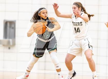 Thumbnail 1 in Fremont @ Lincoln Southwest photogallery.