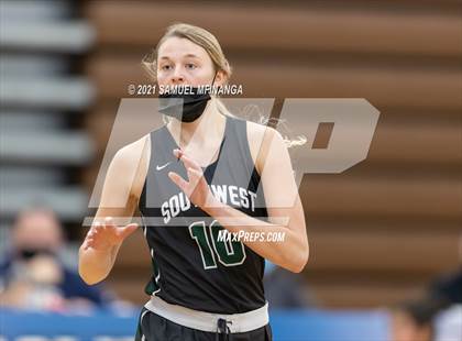 Thumbnail 2 in Fremont @ Lincoln Southwest photogallery.