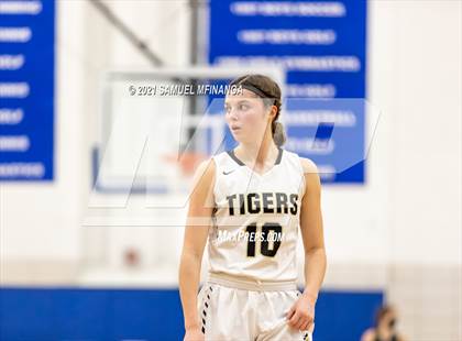 Thumbnail 1 in Fremont @ Lincoln Southwest photogallery.