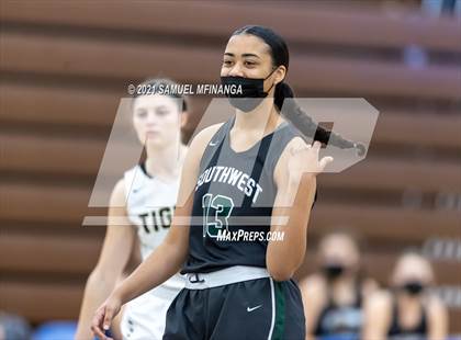 Thumbnail 2 in Fremont @ Lincoln Southwest photogallery.