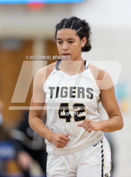 Thumbnail 1 in Fremont @ Lincoln Southwest photogallery.