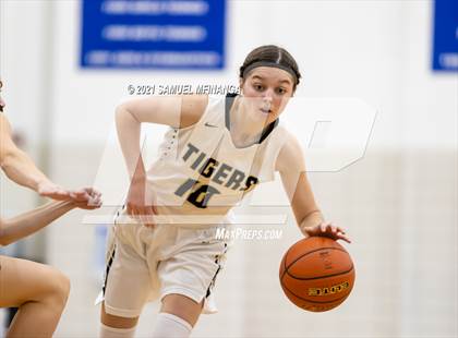 Thumbnail 2 in Fremont @ Lincoln Southwest photogallery.