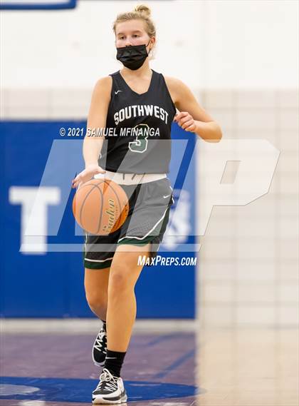 Thumbnail 2 in Fremont @ Lincoln Southwest photogallery.