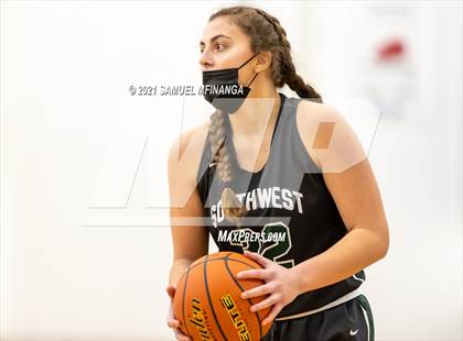 Thumbnail 1 in Fremont @ Lincoln Southwest photogallery.