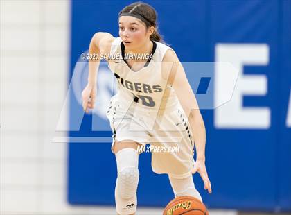 Thumbnail 1 in Fremont @ Lincoln Southwest photogallery.