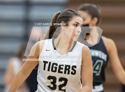 Thumbnail 1 in Fremont @ Lincoln Southwest photogallery.