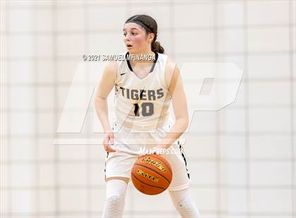 Thumbnail 3 in Fremont @ Lincoln Southwest photogallery.