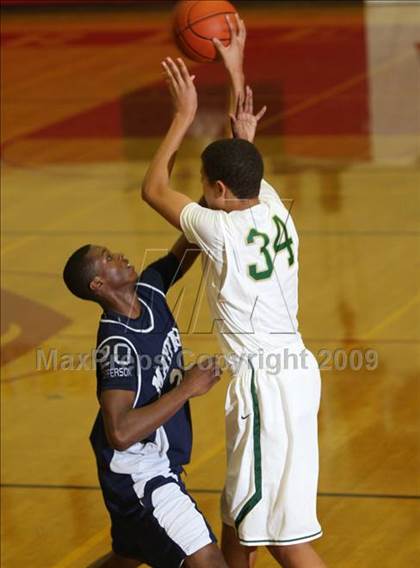 Thumbnail 1 in Poly vs. Mayfair (MaxPreps Holiday Classic) photogallery.