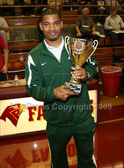 Thumbnail 2 in Poly vs. Mayfair (MaxPreps Holiday Classic) photogallery.