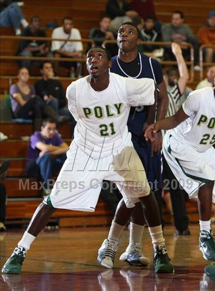 Thumbnail 3 in Poly vs. Mayfair (MaxPreps Holiday Classic) photogallery.