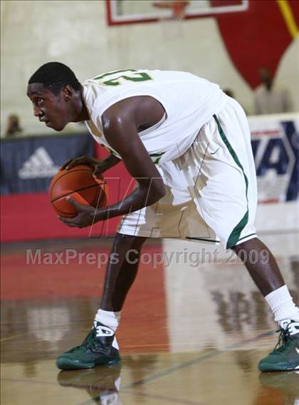 Thumbnail 1 in Poly vs. Mayfair (MaxPreps Holiday Classic) photogallery.