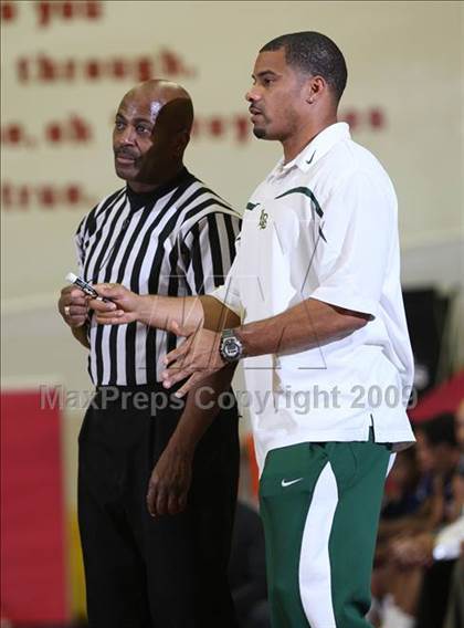 Thumbnail 2 in Poly vs. Mayfair (MaxPreps Holiday Classic) photogallery.