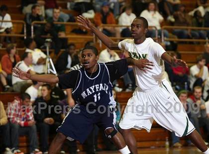 Thumbnail 2 in Poly vs. Mayfair (MaxPreps Holiday Classic) photogallery.
