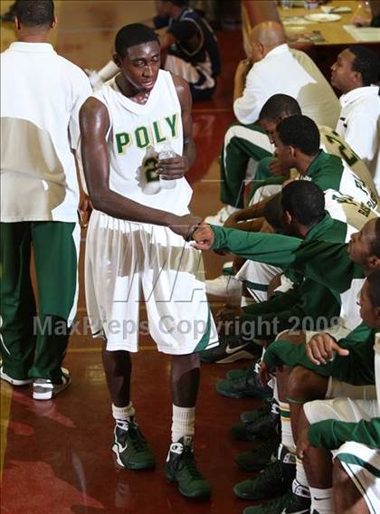 Thumbnail 2 in Poly vs. Mayfair (MaxPreps Holiday Classic) photogallery.