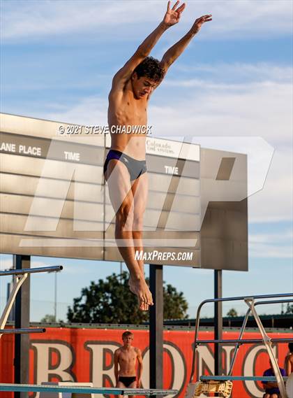 Thumbnail 1 in AIA Division I,III Diving Finals photogallery.