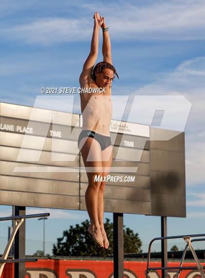 Thumbnail 1 in AIA Division I,III Diving Finals photogallery.