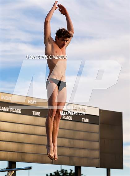 Thumbnail 3 in AIA Division I,III Diving Finals photogallery.