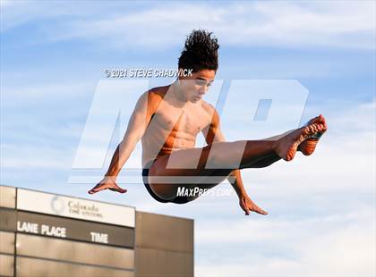 Thumbnail 3 in AIA Division I,III Diving Finals photogallery.