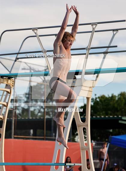Thumbnail 1 in AIA Division I,III Diving Finals photogallery.