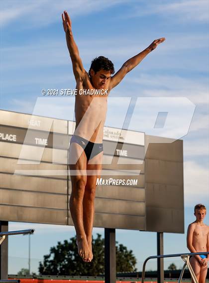 Thumbnail 1 in AIA Division I,III Diving Finals photogallery.