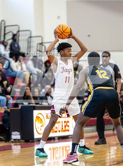 Thumbnail 3 in Central Gwinnett vs. Jackson (Hard In The Paint) photogallery.