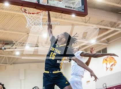 Thumbnail 3 in Central Gwinnett vs. Jackson (Hard In The Paint) photogallery.